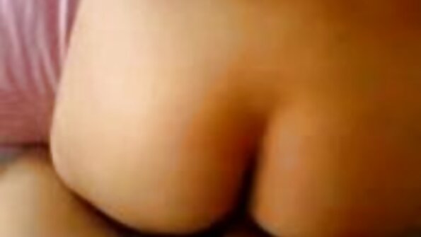 பெரிய பஸ்டர் வெர்சஸ் ஒரு பெரிய கருப்பு ஸ்டஃபர்