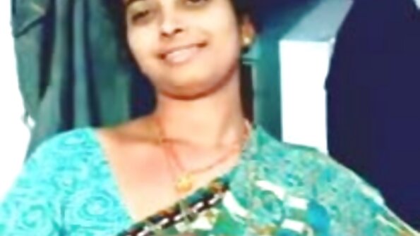எம்ஐஎல்எஃப் மேகன் அவளது கிட்டியை அடித்தார்
