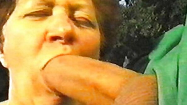 குண்டான MILF Dildo துரப்பணம் அவளது ஸ்நட்ச்