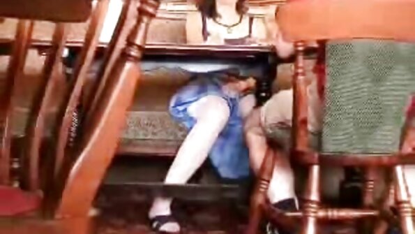 நிக்கி பென்ஸ் உடலுறவுக்காக டேனி டி யின் பெரிய நீண்ட சேவலைப் பெறுகிறார்