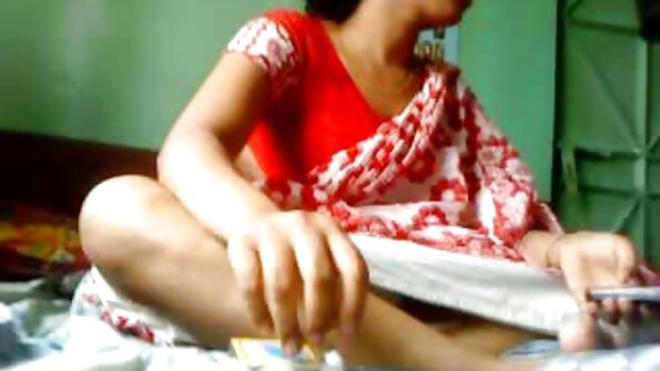 கொம்பு பெண் தன் காதலனை புணர்கிறாள்